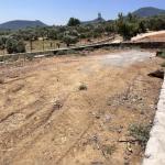 Vişneli de 415 m2 Kadastral Yol Cepheli, Taş Duvarlı, Hazır Altyapılı Bahçe– Kelepir